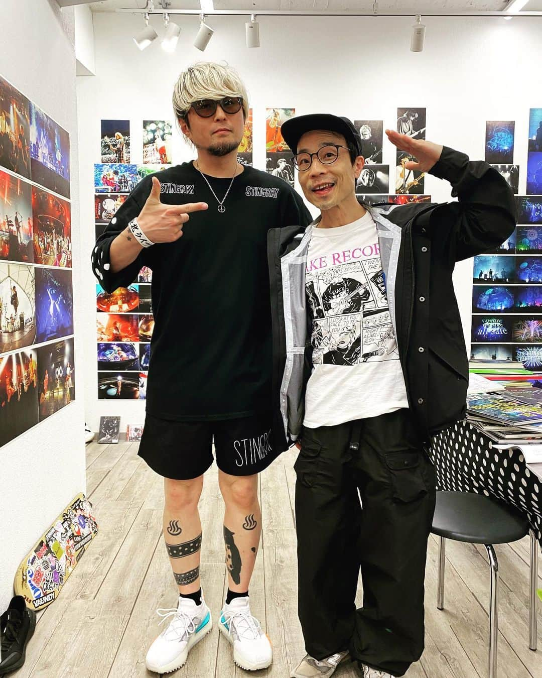 橋本塁さんのインスタグラム写真 - (橋本塁Instagram)「【渋谷サウシュー写真展&STINGRAYゲスト】 渋谷ルデコでのサウシュー写真展&STINGRAYショップに磯部正文さんが遊びに来てくれました！ #サウシュー　#STINGRAY  #渋谷　#huskingbee  #磯部正文」4月14日 20時56分 - ruihashimoto