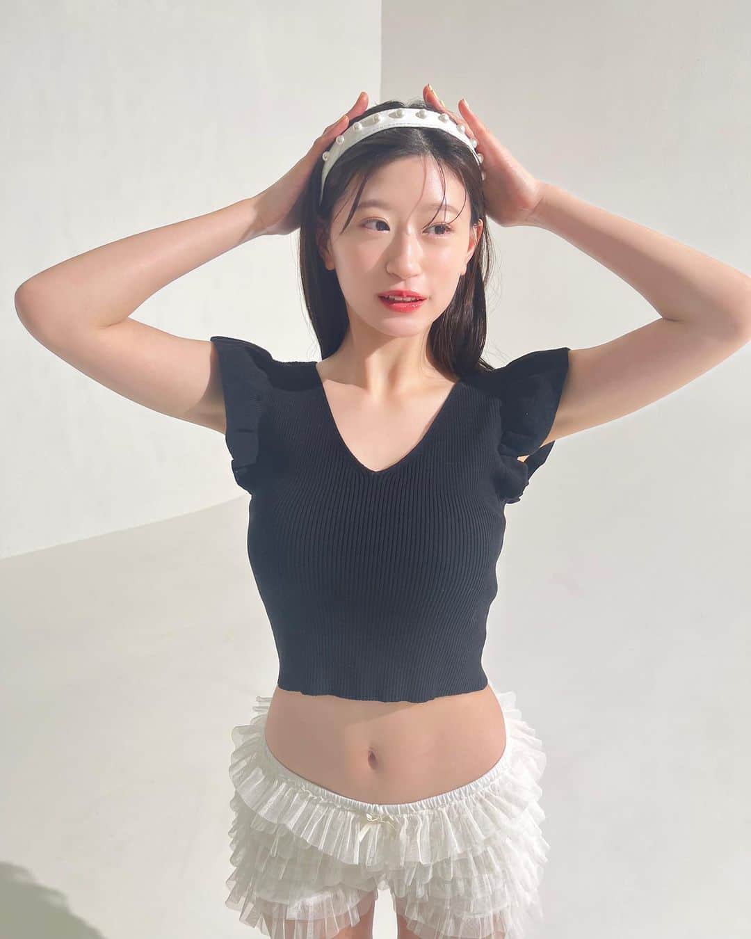 上西怜さんのインスタグラム写真 - (上西怜Instagram)「⠀ 上西怜STYLE BOOK【petite fille】#プチフィーユ  発売中です👗💋 ⠀ ⠀ ⠀ 部屋着ページの セクシーヘルシーれーちゃん オフショットです🧸 ⠀ 見つけれーちゃんしてねっ♡ ⠀ ⠀ ⠀⠀ #NMB48 #上西怜 #STYLEBOOK #スタイルブック #petitefille #プチフィーユ #小さい女の子 #低身長 #154cm #オフショット #部屋着 #ルームウェア」4月14日 21時01分 - jonishi_rei