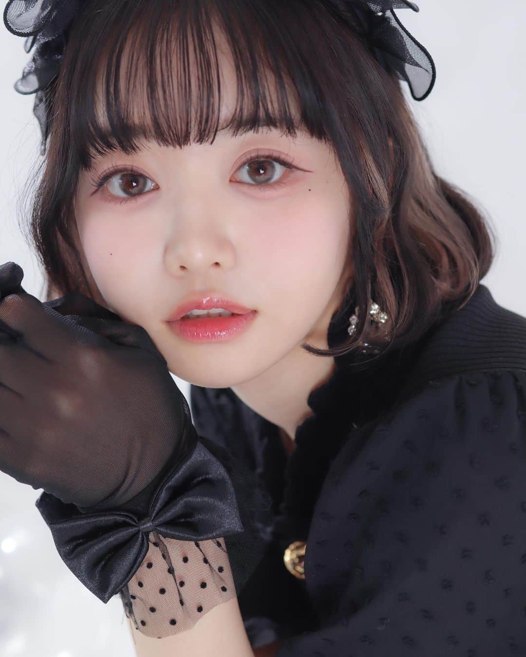 のインスタグラム：「ラルム撮影の時のオフショ🐰 みんなゲットしてくれたってちゃんと報告してくれるの 嬉しかったし可愛かった、、🥹 あーとー🫶🏻🖤 _ #LARME #ラルム」
