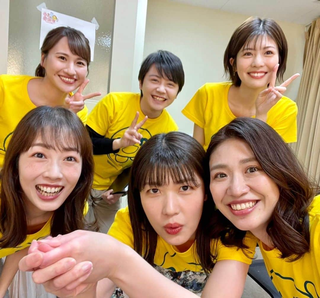 福永裕梨のインスタグラム：「HTB春の感謝祭inサッポロファクトリー！  今日が1日目でした🙆‍♀️ 平日にもかかわらず たくさんの方とお会いできて 嬉しかったです😆🌸  声をかけてくださった皆さん ありがとうございました🥰  楽屋も賑やかでした〜🌸  明日も10時〜スタートです！ ぜひぜひお越しください〜😳 私もイチモニ！終わりで駆けつけます🐕🐾 ⠀  #HTB #春の感謝祭 #イチモニ！ #イチオシ！！  #サッポロファクトリー  #HTBアナウンサー #福永裕梨」