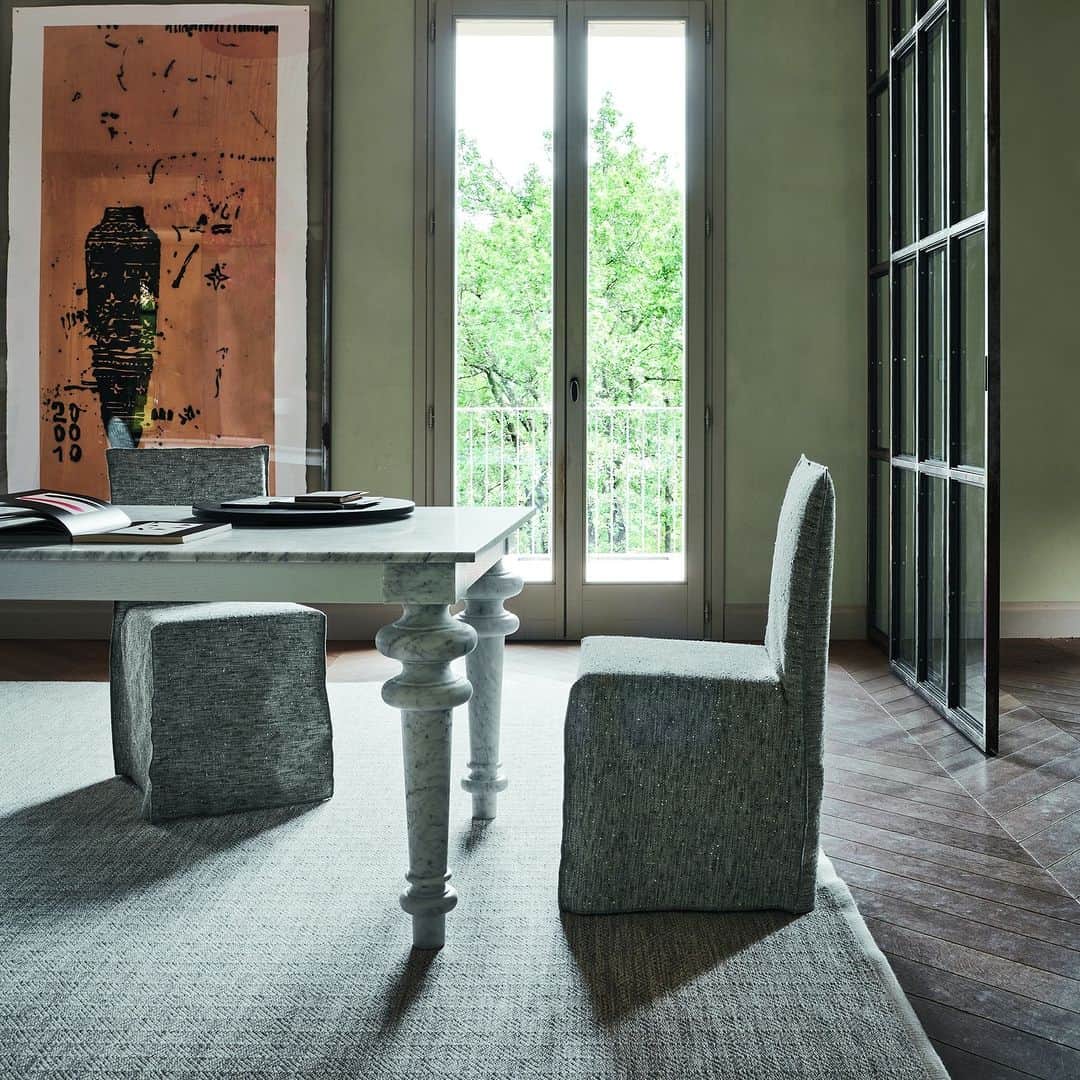 GERVASONI JAPAN / ジェルバゾーニ ジャパンのインスタグラム：「【 Products 】  Chair：GHOST TABLE：GRAY  【 お問い合わせ 】 GERVASONI TOKYO tel : 03-5962-6477 mail : info@gervasoni.jp 営業時間 : 11:00 ～ 20:00  . . . #gervasoni #gervasoni1882 #gervasonitokyo #paolanavone #luxuryfurniture #interiordesign #interiorstyling #furniture #ジェルバゾーニ #インテリア #インテリアショップ #インテリアコーディネート #インテリアデザイン #デザイン #テーブル #チェア #ダイニング #レイアウト #表参道」