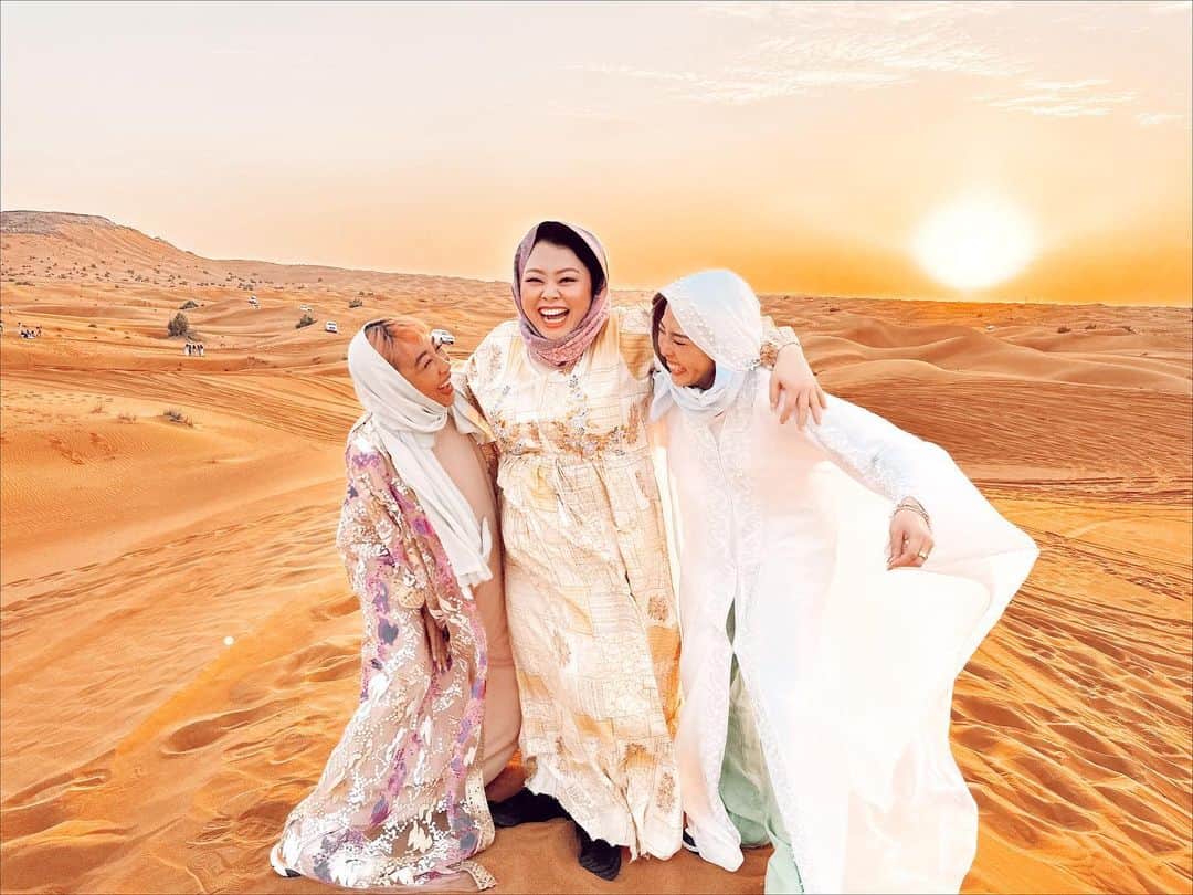 青山テルマのインスタグラム：「🏝️🌼DUBAI w. My girls🌼🕌」