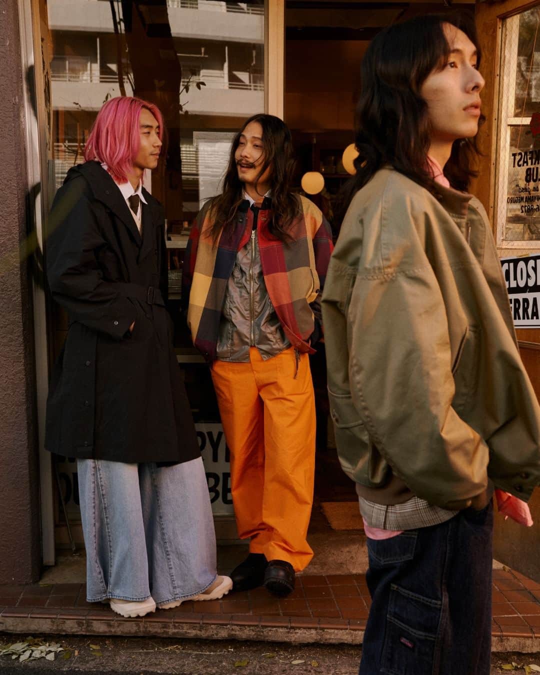 バラクータさんのインスタグラム写真 - (バラクータInstagram)「Trench coats, slick jackets and trousers, all core elements to the insane Baracuta Four Climes collection. Grab your favourite piece today before they're gone!  #Baracuta #FourClimes #NewCollection #BaracutaFourClimes #DaikiSuzuki #BaracutaPeople #Gliiico」4月14日 21時32分 - baracuta