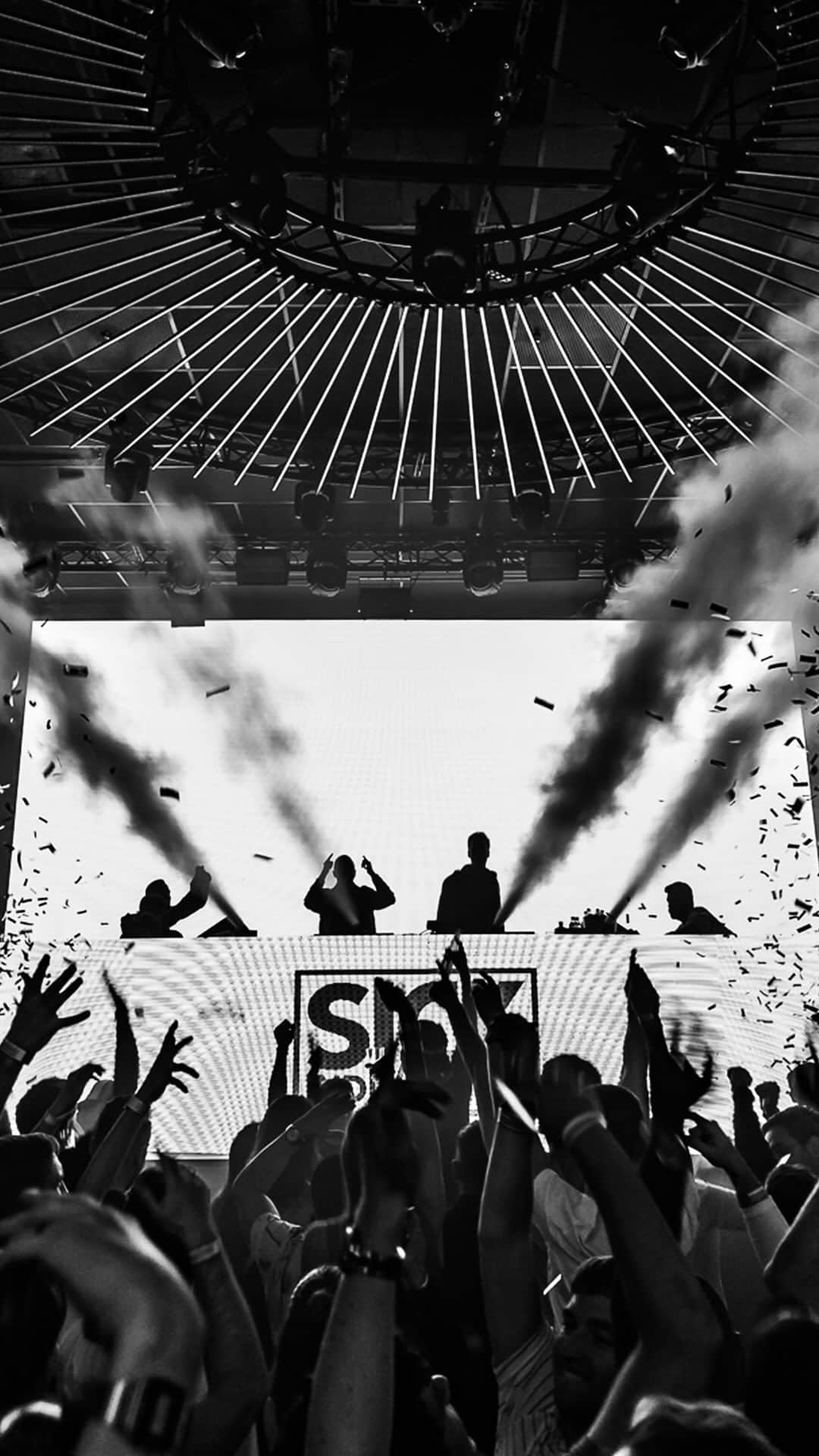 SICK INDIVIDUALSのインスタグラム：「The USA keeps on calling!  . . . #fyp #fy #sickontour #unitedstates」