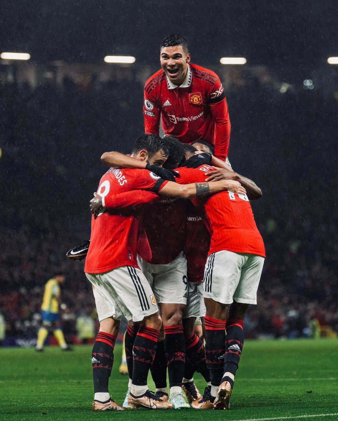 マンチェスター・ユナイテッドさんのインスタグラム写真 - (マンチェスター・ユナイテッドInstagram)「United delivered a festive treat in the reverse fixture! ⏪😍  #MUFC #ManUtd #OldTrafford #PremierLeague」4月15日 22時25分 - manchesterunited