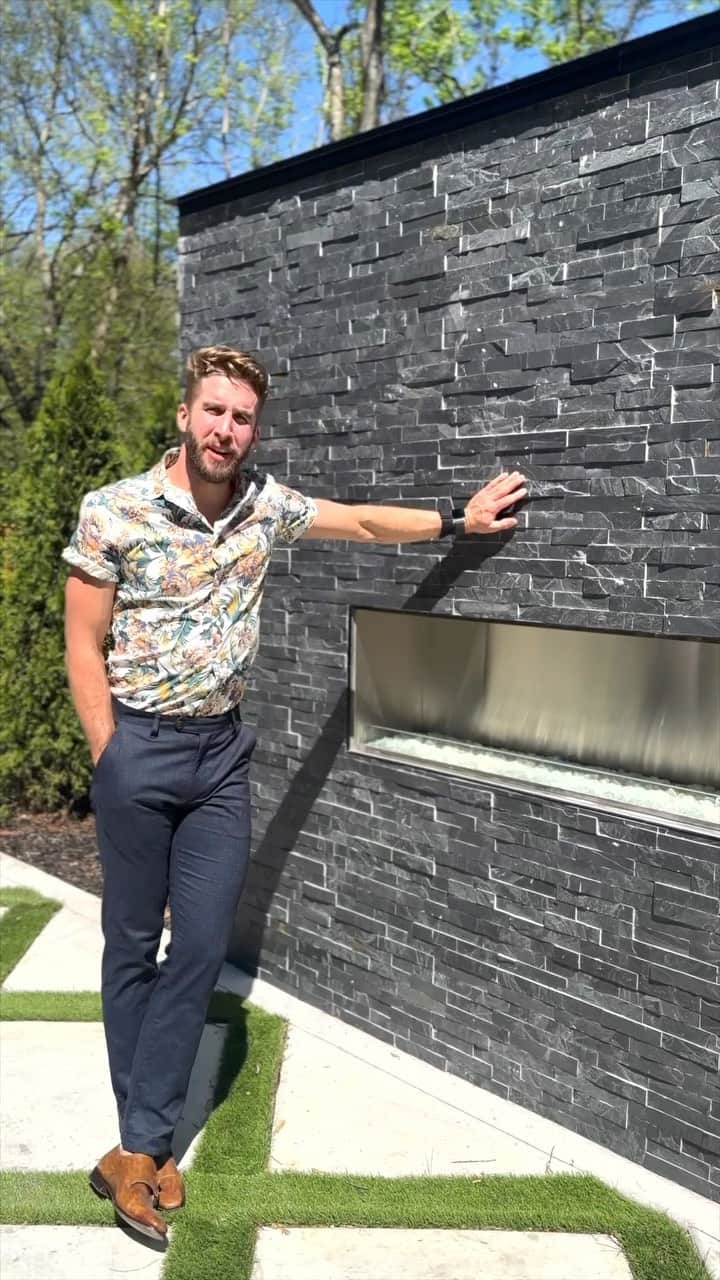 ショーン・ブースのインスタグラム：「Outdoor living ☀️ Which home would you rather spend your summer at?! Are you #TeamShawn or #TeamCaleb ..  Both of these are currently on the market 👍🏼 Let us know if you’d like more information!  The @thebghometeam would love to help you buy, sell, or invest!  Shawn’s house: West Meade, Nashville | MLS: #2497338 @sydneysellsnashville   Caleb’s Condo: Downtown, Nashville | MLS: 2507397 @erika_nashvillerealestate」