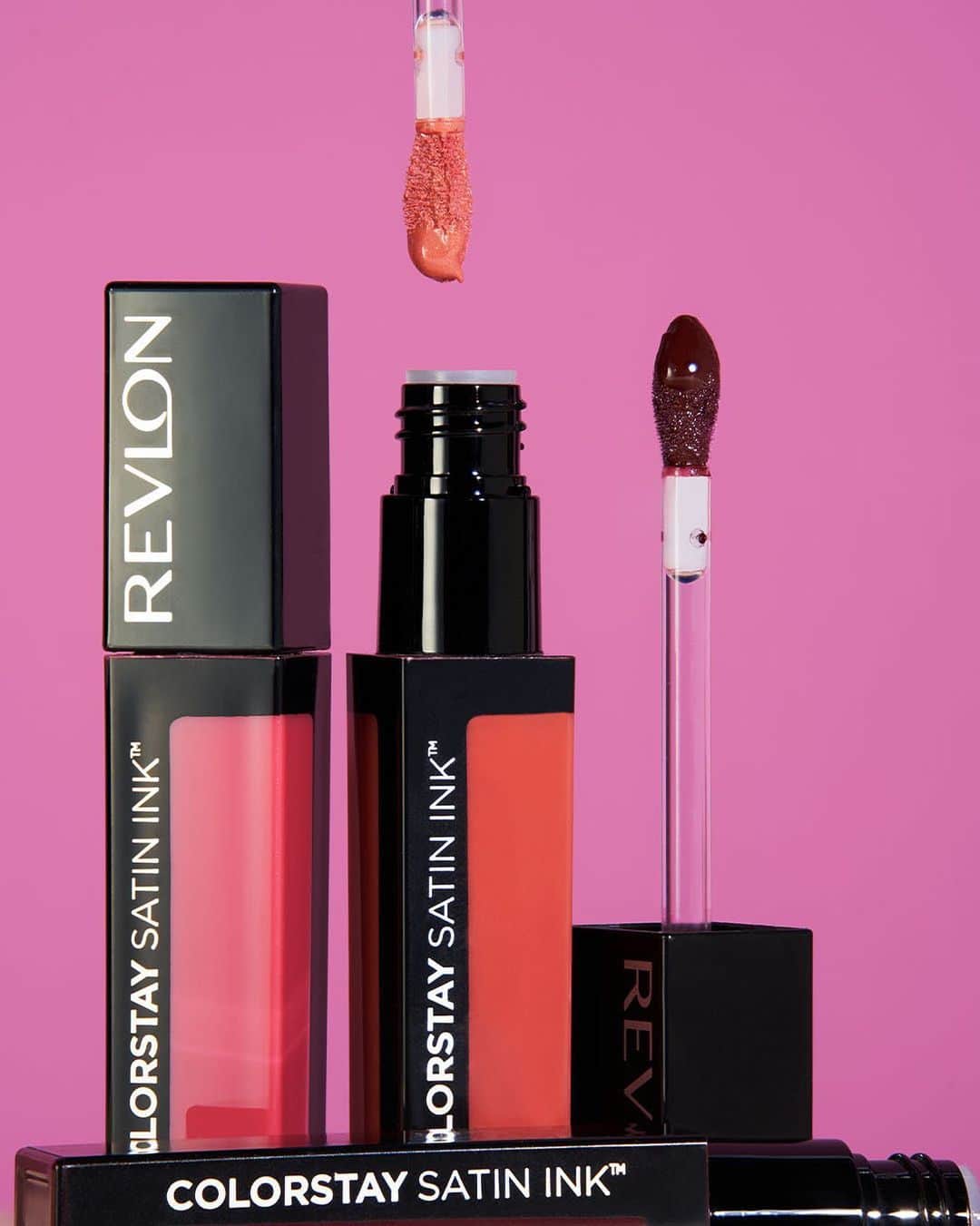 Revlonのインスタグラム：「For looks that call for bit of liquid lip sheen, #ColorStay Satin Ink will do the trick」