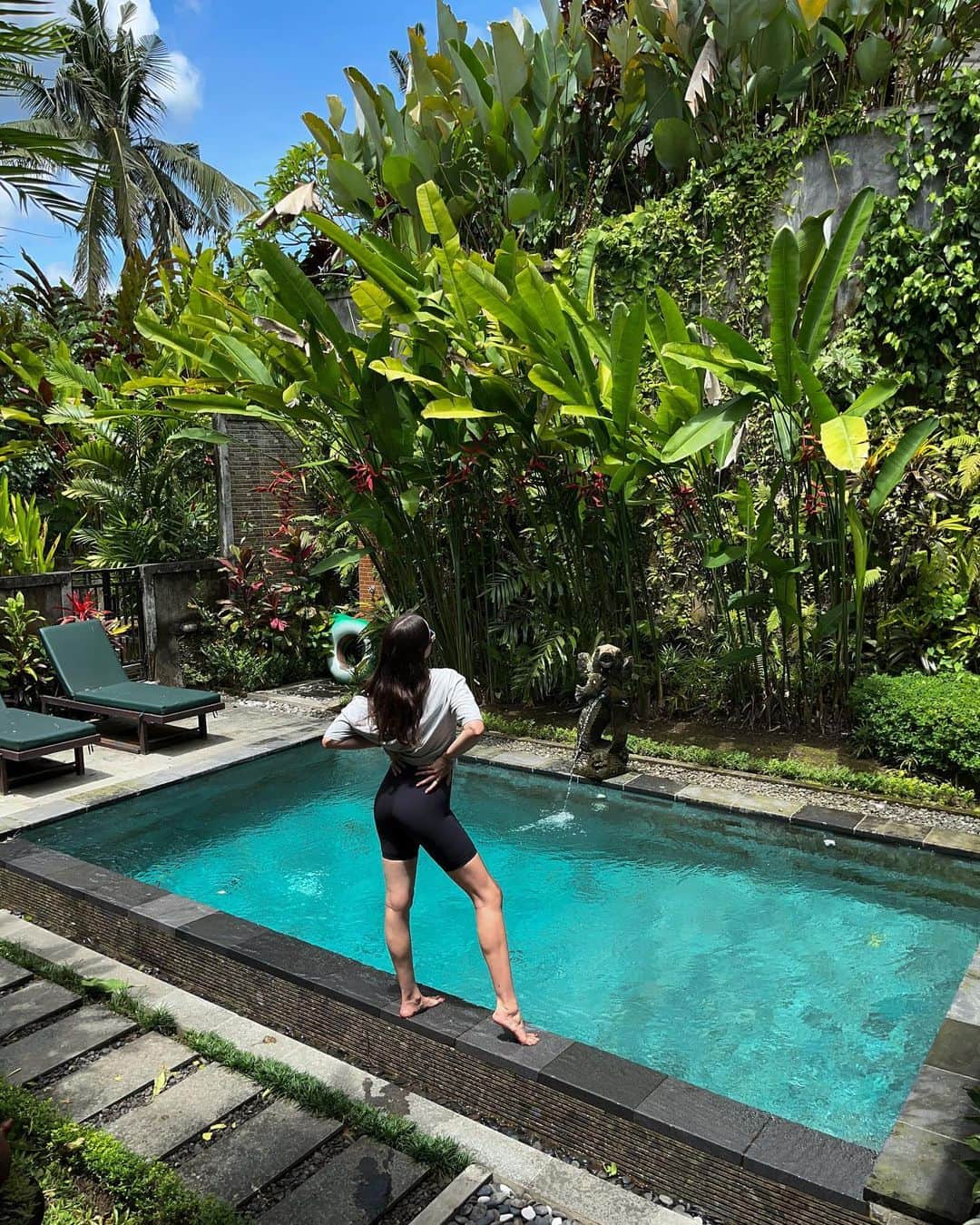 アンディー・トレスのインスタグラム：「Take me back to this place 🌱 #bali」