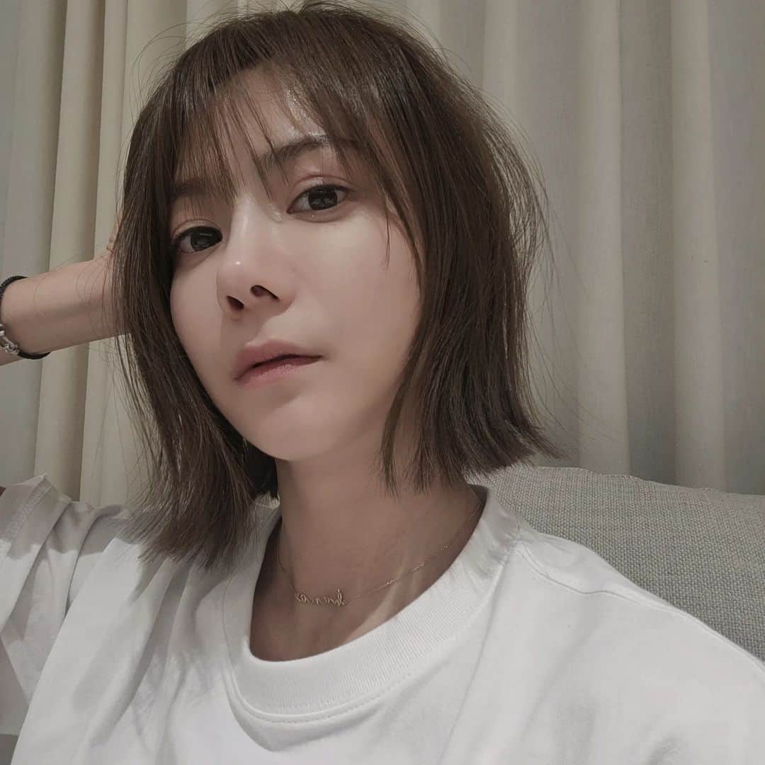 ユ・ハナのインスタグラム：「머리 싹뚝✨️」