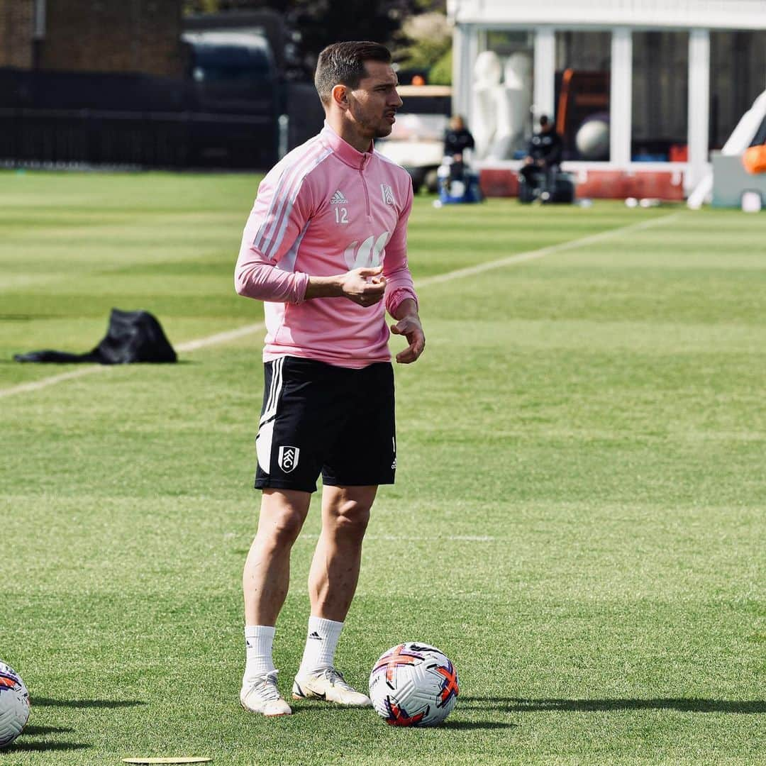 セドリック・ソアレスさんのインスタグラム写真 - (セドリック・ソアレスInstagram)「Focus. Determination. Dedication. 💪🏻⚽ #FFC #Fulham #Training #Work」4月14日 22時08分 - cedricsoares41