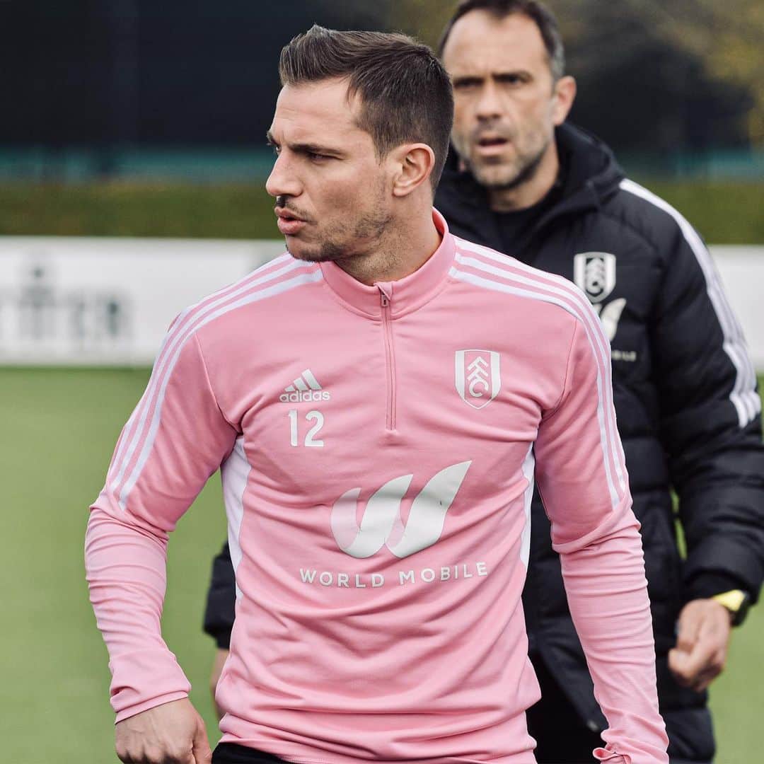 セドリック・ソアレスのインスタグラム：「Focus. Determination. Dedication. 💪🏻⚽ #FFC #Fulham #Training #Work」