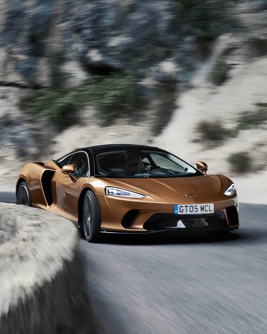 McLaren Automotiveのインスタグラム：「Striking, thrilling, exhilarating.  Discover even more about the McLaren GT via the link in our bio.  #McLaren #McLarenAutomotive #McLarenGT #GT」
