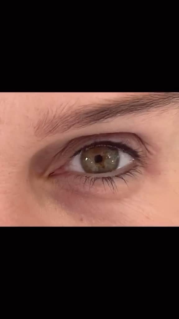 ダニエル・オハラのインスタグラム：「Great morning getting my permanent eyeliner done from the amazing & very professional @karenbettsofficial  Ive got to say i was worried it was going to hurt being so close to the eye but the experience was great, pain free, fast and done to perfection. 👌🏻🤩 If anyone is thinking if having this or other permanent makeup done please use someone professional like Karen i can highly recommend her and felt so safe being in her hands 🙌🏻 👁️ #permanentmakeup #eyeliner #fyp #karenbetts」