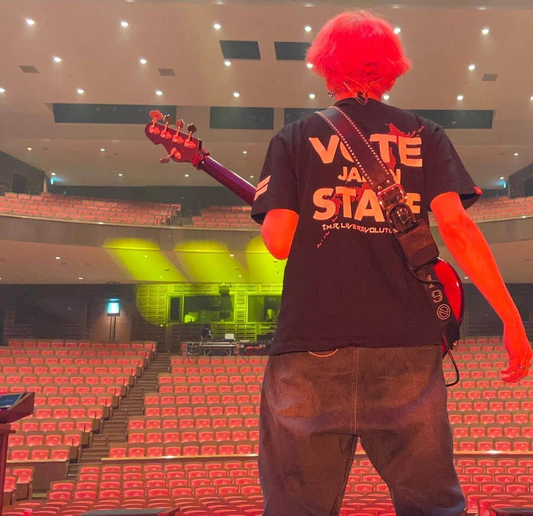 Ikuoさんのインスタグラム写真 - (IkuoInstagram)「T.M.R. LIVE REVOLUTION'22-'23 -VOTE JAPAN- 和歌山城ホール  無事終了しました‼️ さすが関西！ めちゃ盛りがって最高だった😊  #tmrlive #tmr #vote」4月14日 22時24分 - ikuobass