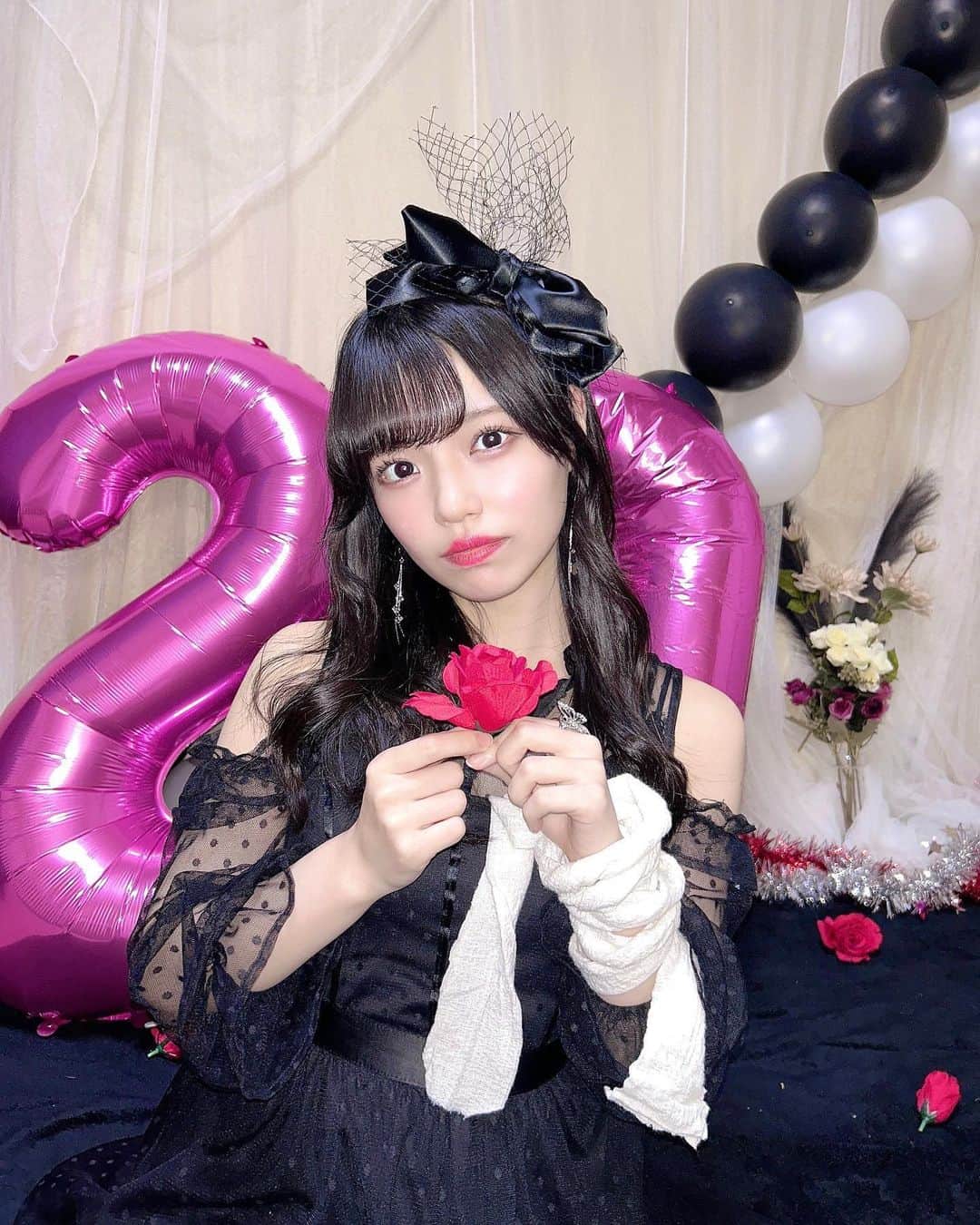 岩田陽菜のインスタグラム：「#ひなふぇす 3月version🖤🥀  SHOWROOMにて月に1回行われる、歌って踊る公演のようなものが ひなふぇすだよ❤️‍🩹 今月は19日の20時予定だから 良かったら見に来てね~」