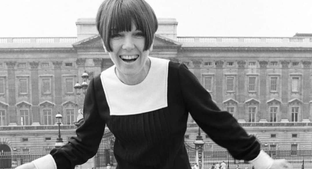 アナスイのインスタグラム：「I’m so lucky I got a chance to meet her! Mary Quant an idol and revolutionary designer! xxx Anna」