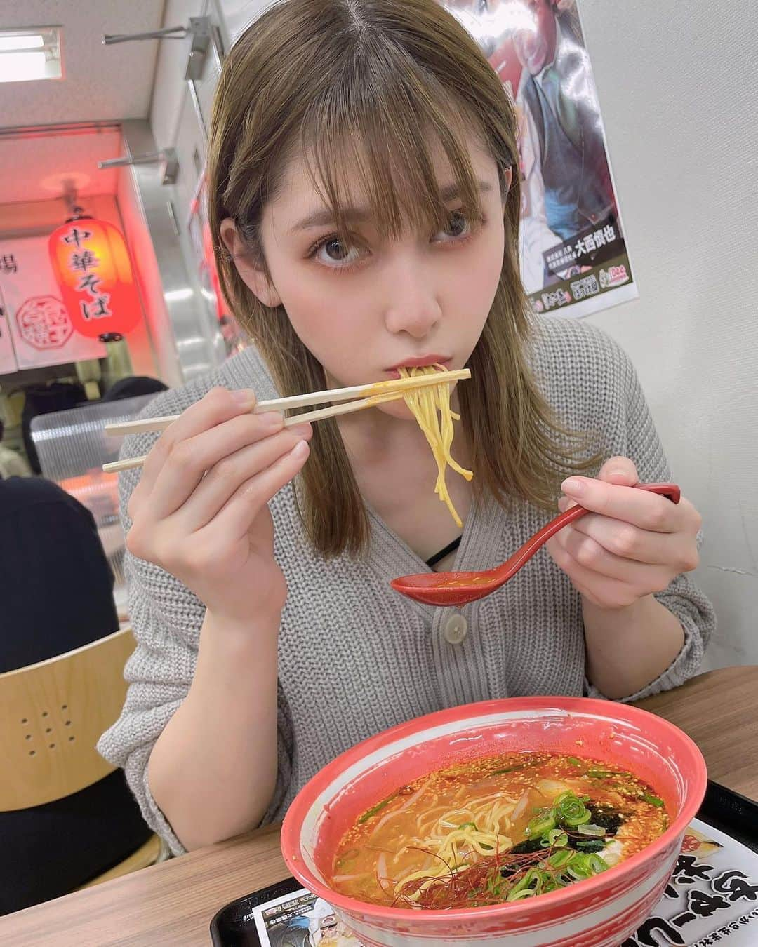 アンジェラ芽衣さんのインスタグラム写真 - (アンジェラ芽衣Instagram)「かっらーーーーーいラーメン食べたひ  辛辛魚たべたひ  おすすめの辛いお店ありまつ？？？？？ ラーメンじゃなくてもお鍋とかでも」4月14日 22時45分 - ange_la00