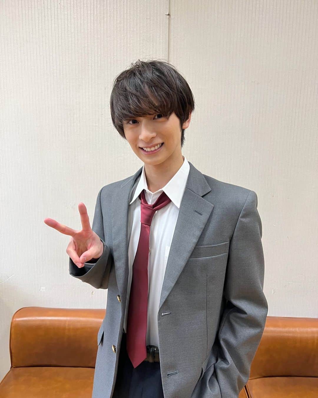 坂井翔のインスタグラム：「「#墜落jkと廃人教師 」第二話 見ていただけましたでしょうか？  だんだん変わっていく2人の距離感がとてもドキドキですね🐈‍⬛ 風間くんはここでサヨナラですが、ドラマはまだまだ続きます！ぜひお楽しみに〜👋　  @dramatokku_mbs  #墜廃ドラマ #ドラマ特区📺」