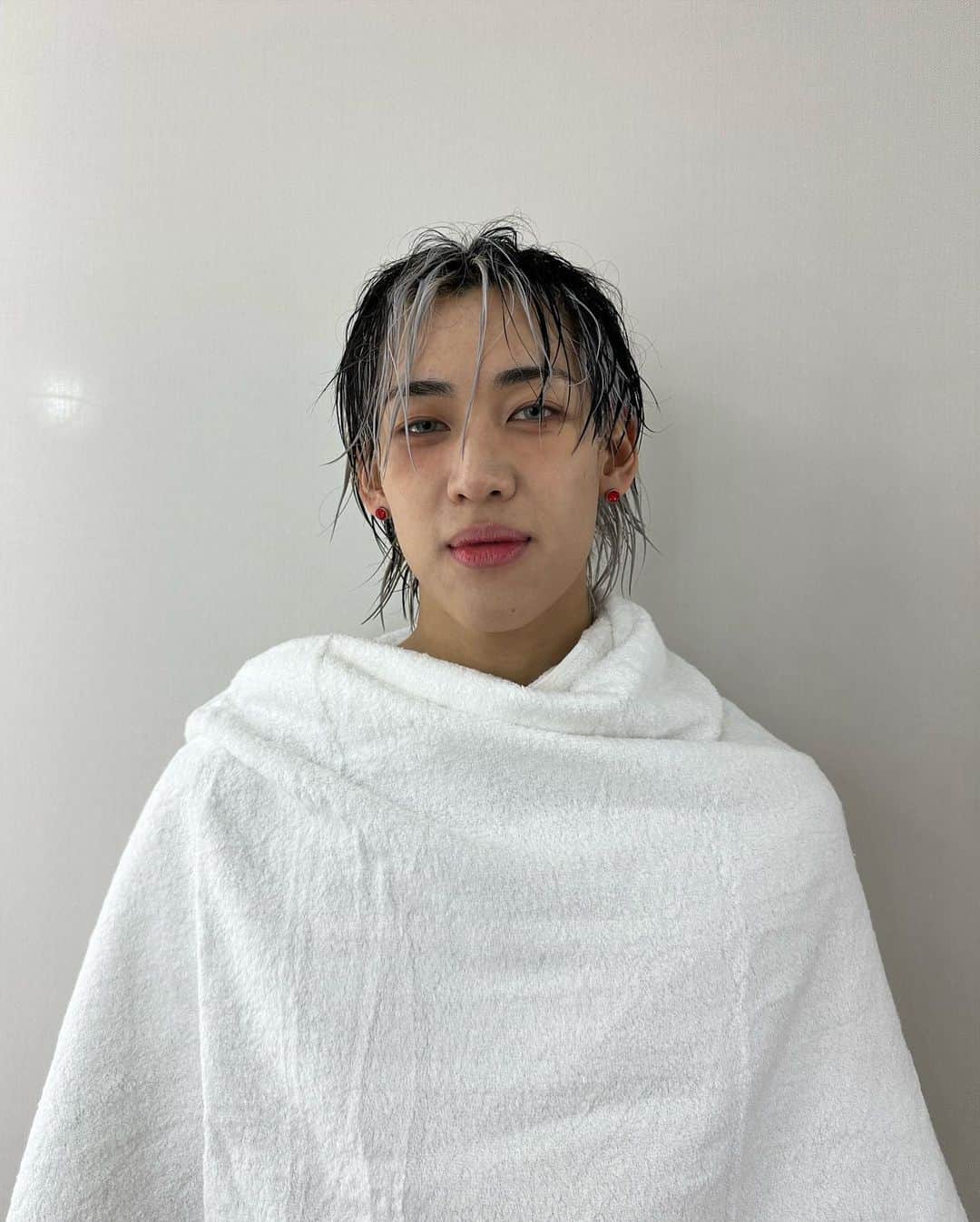 BamBam さんのインスタグラム写真 - (BamBam Instagram)「Before 💦 After #Waterbomb」4月14日 23時04分 - bambam1a