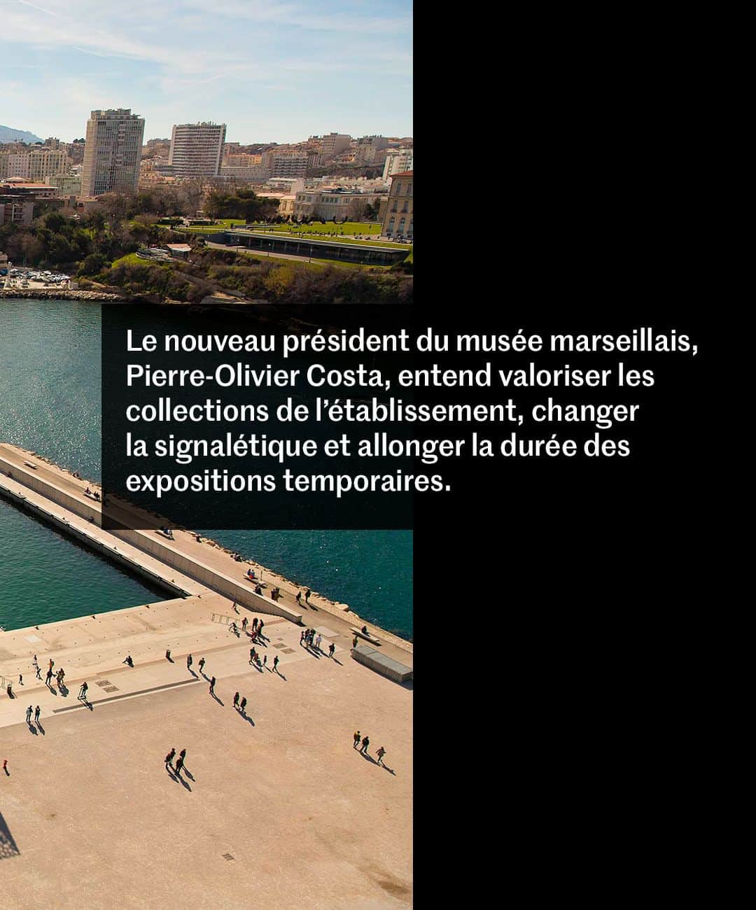 ルモンドさんのインスタグラム写真 - (ルモンドInstagram)「Emmanuel Macron l’a dit et répété, il « aime infiniment Marseille ». Il y a passé ses premières vacances présidentielles en 2017 puis lancé, quatre ans plus tard, le plan d’investissement Marseille en grand. Jamais toutefois le président de la République n’avait mis les pieds au Musée des civilisations de l’Europe et de la Méditerranée (MuCEM), devenu l’un des sites emblématiques de la ville. Il devrait y faire escale lors d’un prochain déplacement, prévu avant l’été. Le prétexte est tout trouvé : le seul musée national basé à Marseille fête ses 10 ans. Et il se trouve qu’il est présidé depuis novembre 2022 par Pierre-Olivier Costa, l’ancien directeur du cabinet de son épouse, Brigitte Macron.  Ce discret quinquagénaire à l’allure juvénile aimerait bien se défaire de l’étiquette « macronienne », synonyme, pour beaucoup, d’arrogance technocratique. Depuis son arrivée aux manettes du MuCEM, celui que le petit monde politico-culturel appelle par ses initiales, « POC », fait preuve de modestie. Sans jamais se réclamer du palais, il rencontre un à un les acteurs locaux et obtient, si ce n’est leur aide, du moins leur écoute. « Je n’ai pas besoin d’utiliser la main d’Emmanuel Macron pour tordre le bras d’une entreprise. J’ai un projet, et c’est cela que je présente aux sociétés, aux collectivités. » - Vous avez lu 8% de cet article. - Photo : Le Musée des civilisations de l’Europe et de la Méditerranée, à Marseille, le 19 août 2022. Anthony MICALLEF/HAYTHAM-REA - Retrouvez notre article en suivant le lien linkinbio sur notre profil.⁣⁣ -  #mucem  #musees」4月14日 23時00分 - lemondefr