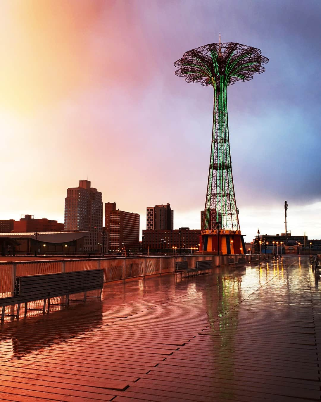 The Peninsula New Yorkさんのインスタグラム写真 - (The Peninsula New YorkInstagram)「You're never too old for a day of fun and games.  #coneyisland #discovernyc #explorenewyork」4月14日 23時00分 - thepeninsulanyc