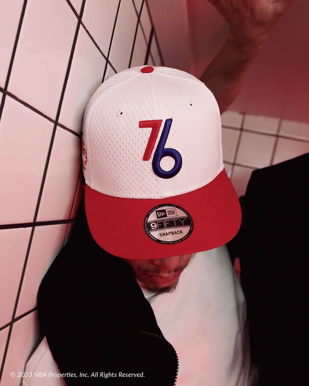 ニューエラ・キャップのインスタグラム：「Keep it casual in NBA Mesh Crown. Shop select teams in new snapbacks now at New Era Cap. Click the link in our bio.」