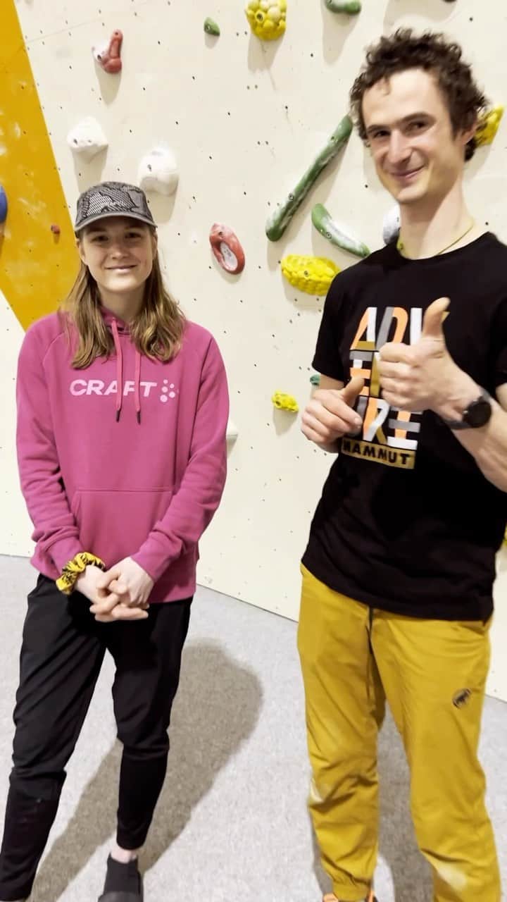 アダム・オンドラのインスタグラム：「La Sportiva Climb World tour 2023 is in full swing ✌️Join us, meet @ella_adamovska and me in the @hudystenabrno (Czechia 🇨🇿) and enjoy a lot of climbing fun 👌 In the evening we will also have a screening of a film from our AOs production.  See you in Brno 💪  #adamondra #AO #lasportiva #foryourmountain #Hudy #climbing #climber #brno #lezec #lezeni  @hudysport @lasportivagram」