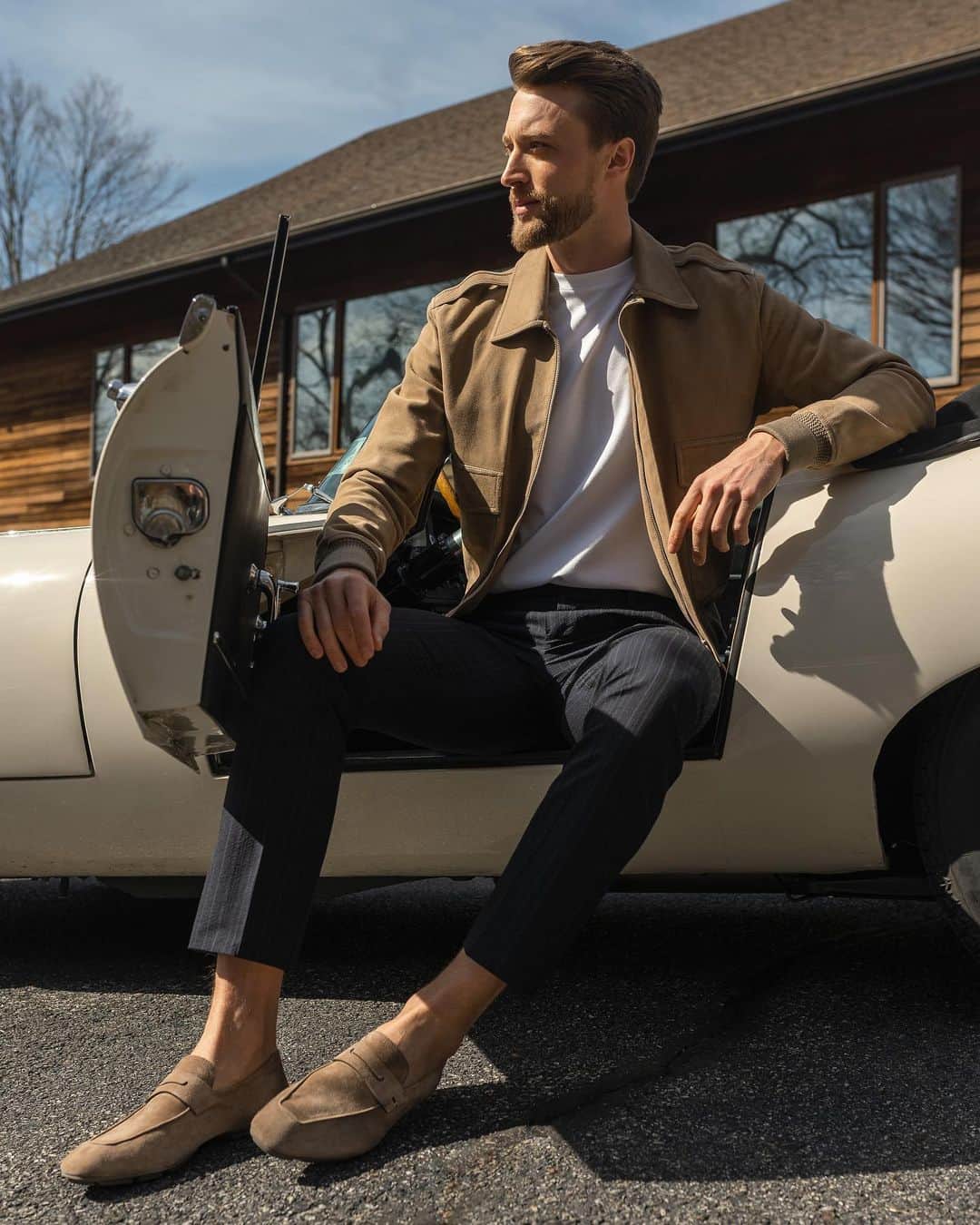 ベルルッティのインスタグラム：「A classic car deserves a classic shoe, and the elegant made-in-Italy Lorenzo Drive by @berluti is the ideal driving loafer. This ultra-comfortable shoe is unlined and features Blake construction and hand-finishing stitching. Perhaps my favorite detail is the supple outsole with Scritto signature, adding an extra layer of luxury. Available in 5 stunning colors of Camoscio leather, the Lorenzo is a warm weather travel essential. Link to shop in my Stories.  #Ad #BERLUTI #BERLUTIDRIVE」