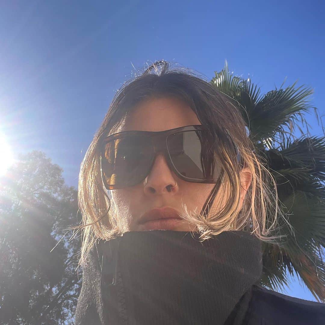 glorianotoのインスタグラム：「Winter in LA- it’s still going, so am I.」