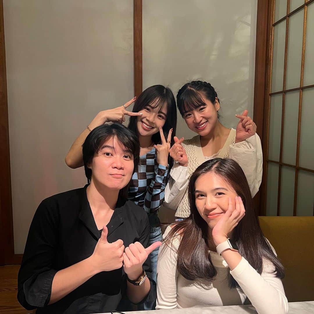 仲川遥香のインスタグラム：「Birthday dinner @gabymwarouw 💓 Enak banget makan nya🫣❤️」