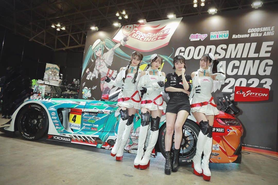 谷川奈々穂さんのインスタグラム写真 - (谷川奈々穂Instagram)「SUPER GT Rd1 岡山   開幕戦よろしくね〜✊❤️ 今年もこの4人でわちゃわちゃ♡  今年は屋台？の方にも行けるみたいなのでロングポテトとか食べたいな〜🍟🍟🍟  岡山来る方楽しもうね〜💓  #fightgsr」4月14日 23時50分 - aizawa_natsuki_