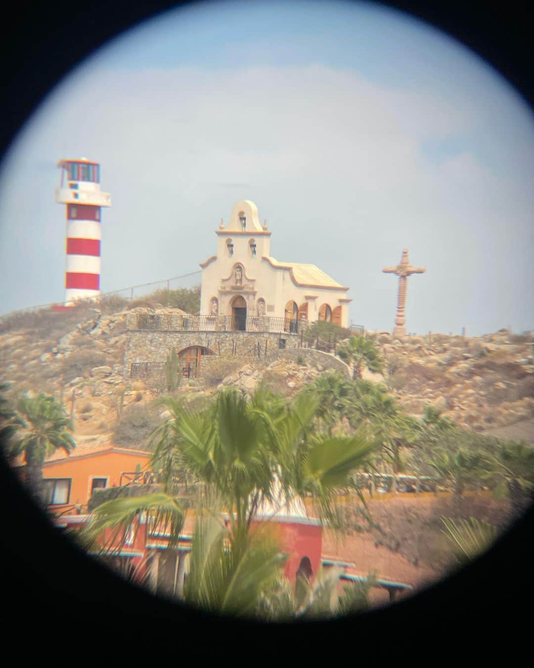 ギーザ・ラガースのインスタグラム：「Things I saw through 🔭 @esperanzaauberge」