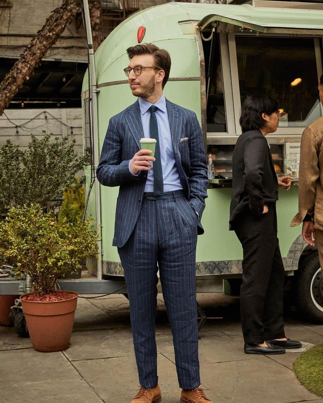 トッドスナイダーさんのインスタグラム写真 - (トッドスナイダーInstagram)「Meet Sam, our Made To Measure specialist, wearing the Italian Linen Pinstripe Madison Suit. From the the renowned Subalpino Mill in Italy, the crisp and lite blue pinstripe gives it a timeless, Hollywood-leading-man look. Available in-store and online now.  #TeamTS」4月15日 0時38分 - toddsnyderny