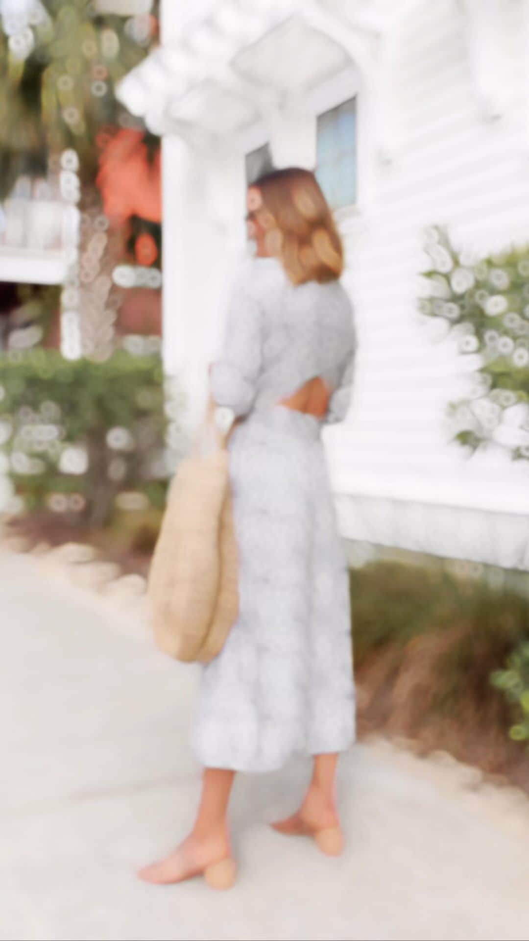 スプレンディドのインスタグラム：「Your dream spring outfits are in sight. 👀 Splendid x @cellajaneblog drops 4/26 💫   Get on the waitlist ➡️ link in bio. #splendidxcellajane」
