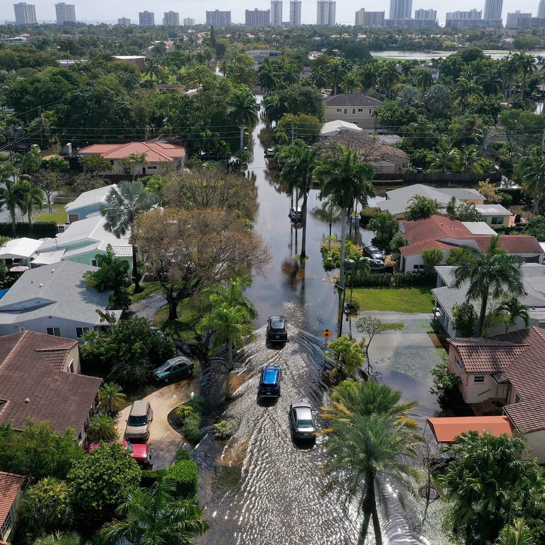 TIME Magazineさんのインスタグラム写真 - (TIME MagazineInstagram)「Floridians may be used to rain, but no one alive had seen the likes of the storm that swept Fort Lauderdale on April 13.   The deluge brought 25.91 inches of rain to Fort Lauderdale within a 24-hour period—which, if confirmed, would clear the state’s previous record of 23.28 inches set in Key West in 1980, according to AccuWeather.   The city deployed vacuum trucks and crews to clear storm drains, but the official Twitter account warned that there was simply too much water to clear the roads and the community would need to wait for water to drain naturally.   As of Friday the water had started to dissipate, though city officials noted that a substantial portion of the community was still flooded as of Friday afternoon.  Here are some of the most striking images from the rainstorm’s aftermath. Find more at the link in our bio.   Photographs by Chandan Khanna (@khannachandan)—@afpphoto/@gettyimages (1, 3); Joe Raedle (@jraedle)—Getty Images (2, 5); David Santiago—@miamiherald/@apnews」4月15日 6時09分 - time