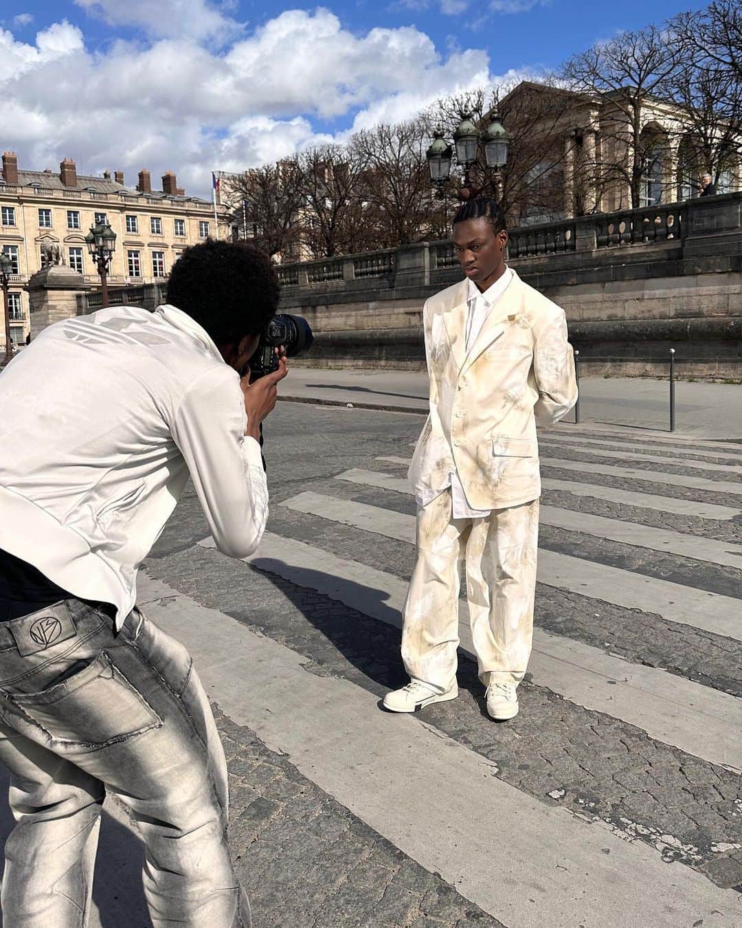 レクレルールのインスタグラム：「Backstage 📸  Full look @yohjiyamamotoofficial available at #LECLAIREUR Boissy.」
