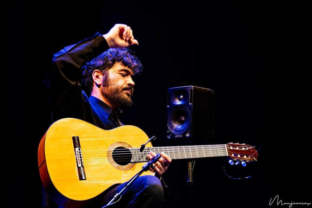 DeFlamenco.comさんのインスタグラム写真 - (DeFlamenco.comInstagram)「Joselito Acedo en el Círculo Flamenco de Madrid   @joselitoacedo @flamencomad @teatroflamadrid  #guitarraflamenca #flamenco #deflamenco #circuloflamencodemadrid #madridflamenco #flamencomadrid 📷@manjavacas.flamenco」4月15日 0時51分 - deflamenco