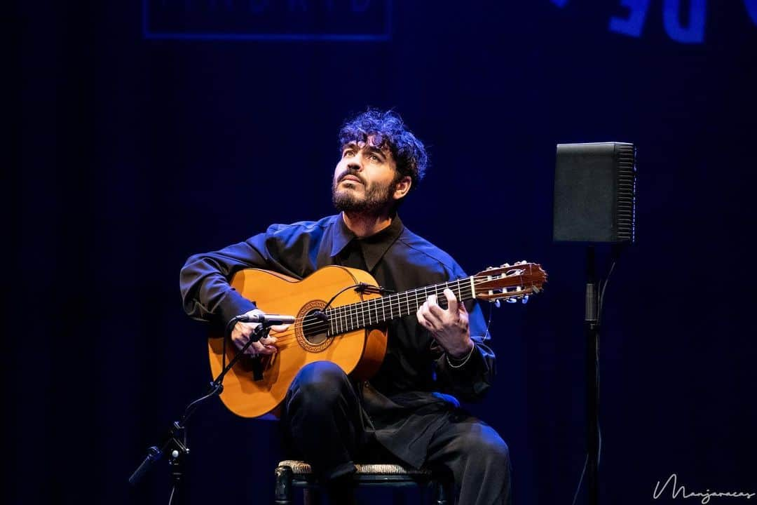 DeFlamenco.comさんのインスタグラム写真 - (DeFlamenco.comInstagram)「Joselito Acedo en el Círculo Flamenco de Madrid   @joselitoacedo @flamencomad @teatroflamadrid  #guitarraflamenca #flamenco #deflamenco #circuloflamencodemadrid #madridflamenco #flamencomadrid 📷@manjavacas.flamenco」4月15日 0時51分 - deflamenco