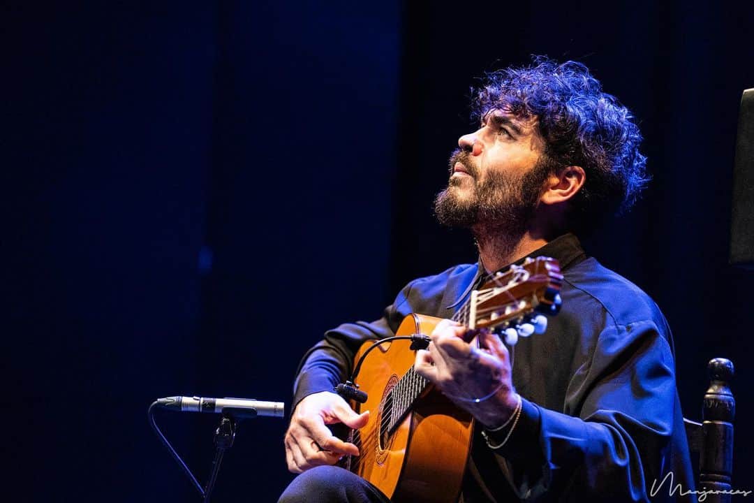 DeFlamenco.comのインスタグラム：「Joselito Acedo en el Círculo Flamenco de Madrid   @joselitoacedo @flamencomad @teatroflamadrid  #guitarraflamenca #flamenco #deflamenco #circuloflamencodemadrid #madridflamenco #flamencomadrid 📷@manjavacas.flamenco」