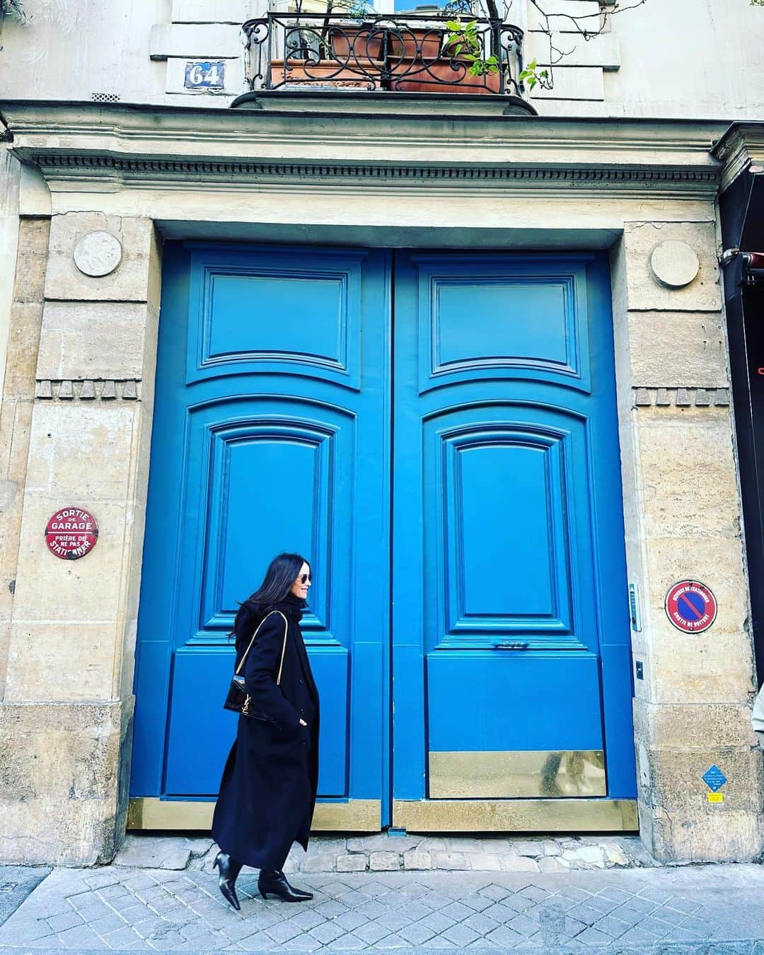 のインスタグラム：「💙🚪🇫🇷.」