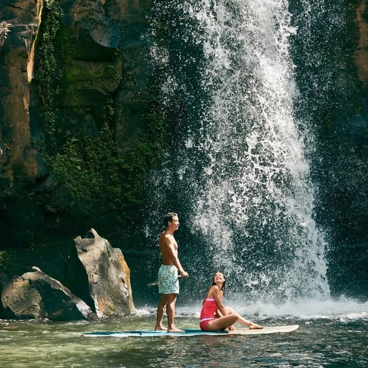 のインスタグラム：「If you're on board with blue skies and mai tais, tag your partner in paradise (they have to paddle).」