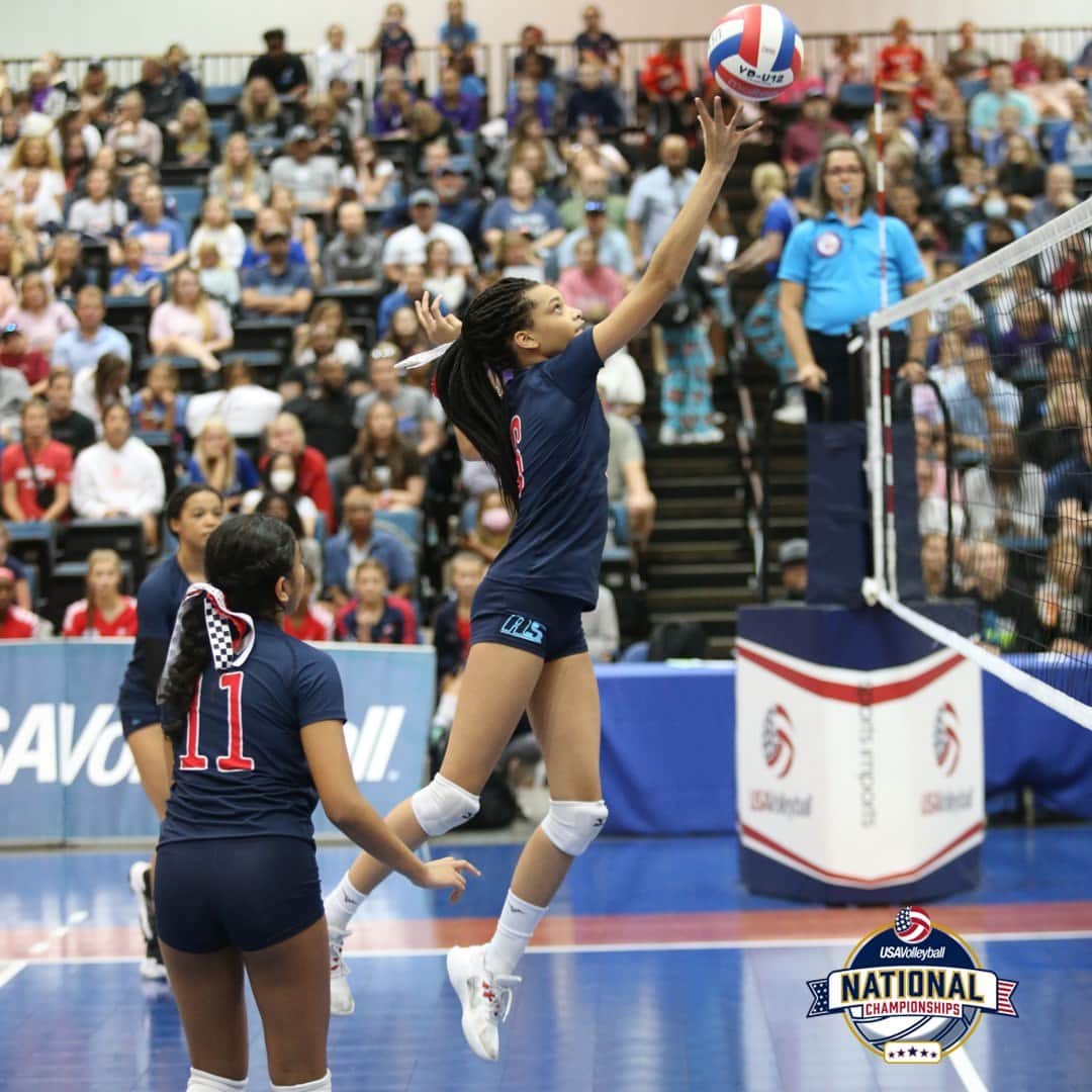 USA Volleyballさんのインスタグラム写真 - (USA VolleyballInstagram)「Get up for another qualifier weekend! Where are you playing? 🗺️  Good luck to everyone competing at Lone Star, Northeast, Salt Lake City Showdown, SSOVA St. Pete, and Madsand!」4月15日 1時01分 - usavolleyball