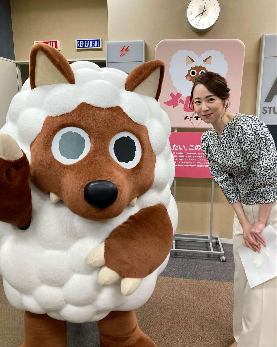 丸田佳奈のインスタグラム：「今週もお疲れさまでした！  #メーテレ  #ドデスカ #ウルフィ #メーロメロ」