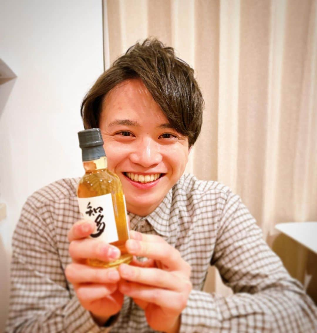 酒井健太さんのインスタグラム写真 - (酒井健太Instagram)「家帰ったら大輝が知多持って待ってた  #は？ #原口大輝」4月15日 1時10分 - kenta_sakai