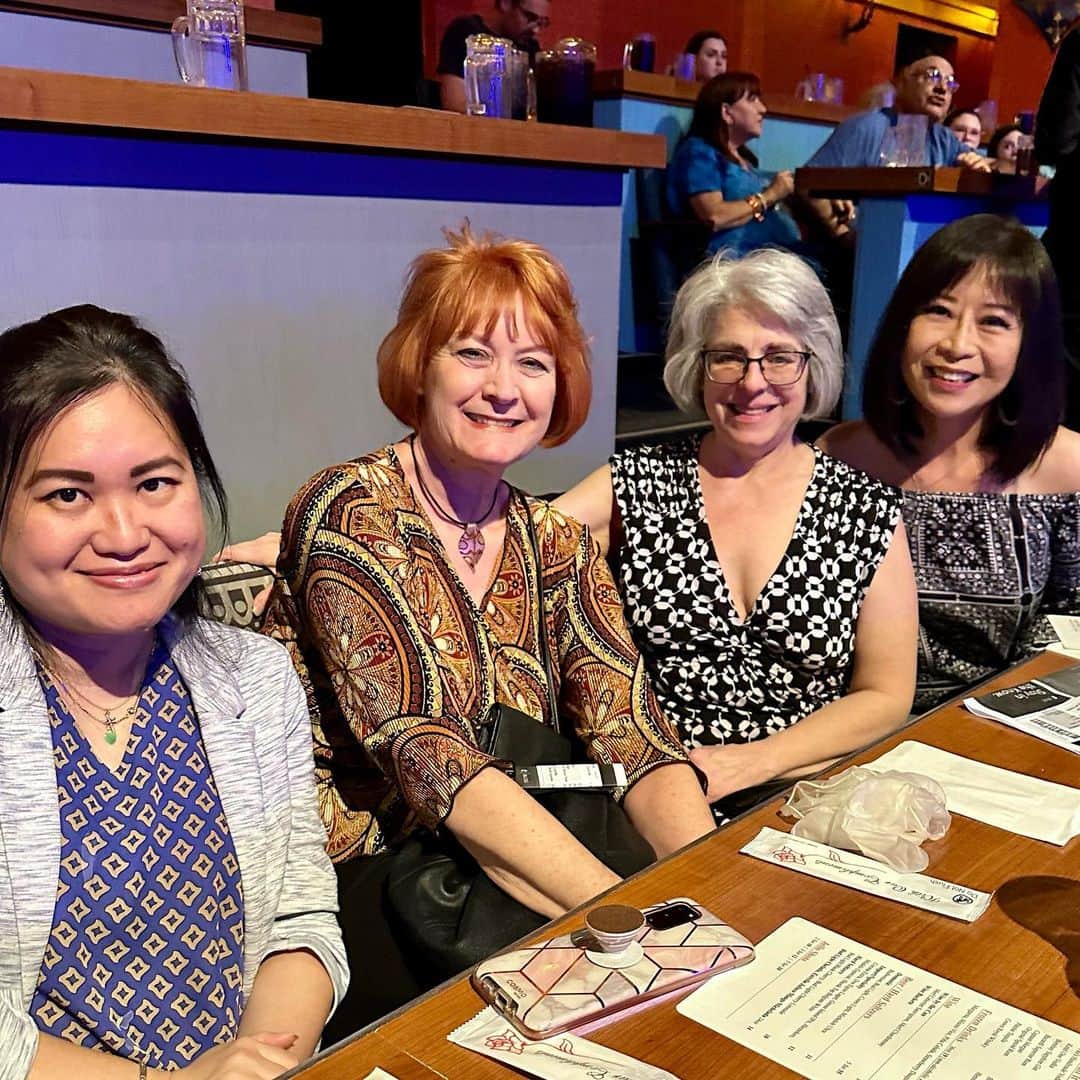 のインスタグラム：「Tournament of the Kings dinner and show at Excalibur was so much fun! 🤩🙌🏼♥️🥳🐴🗡️💥🍗🍽️」