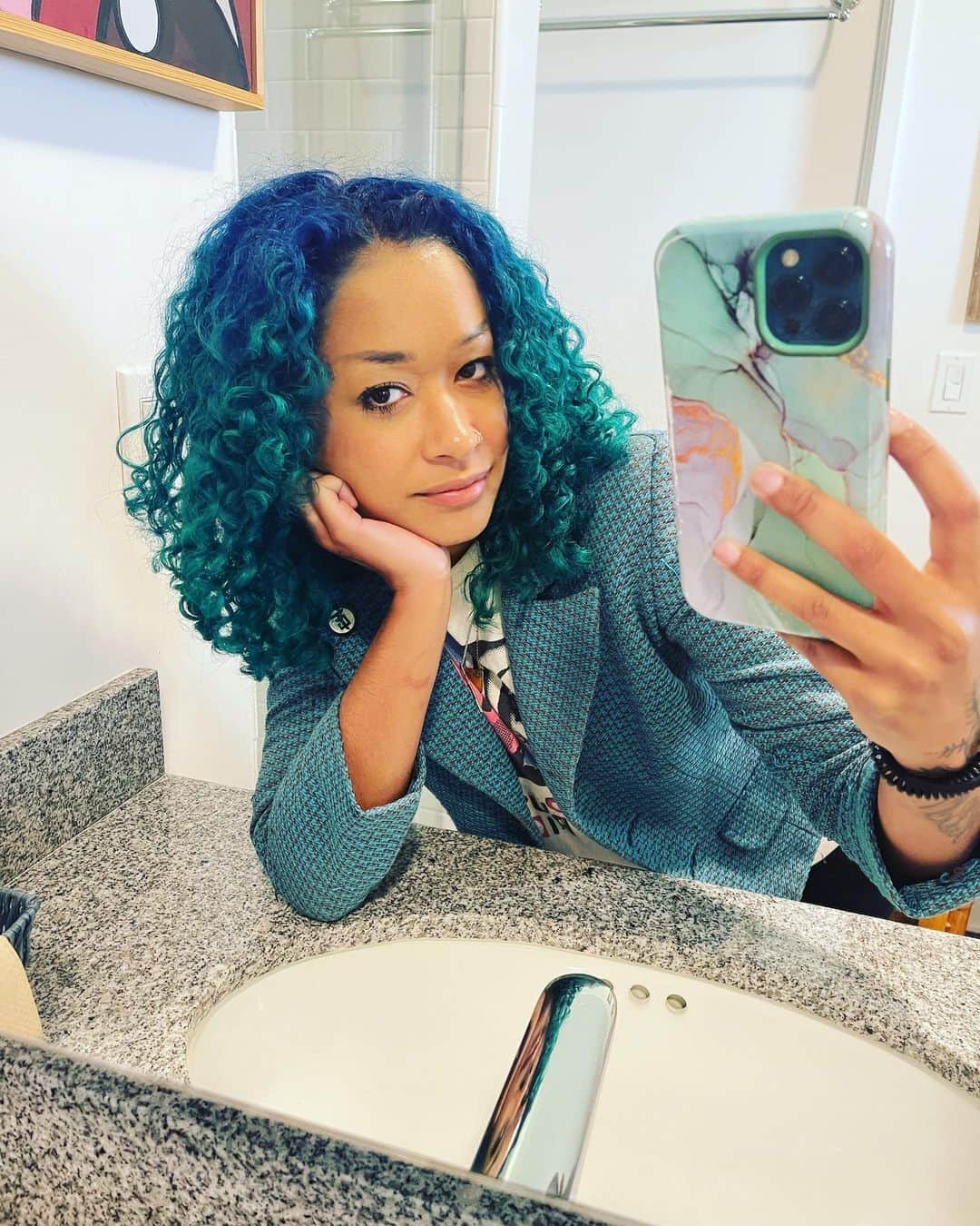 スキン・ダイアモンドのインスタグラム：「💚💜💙💜💚」