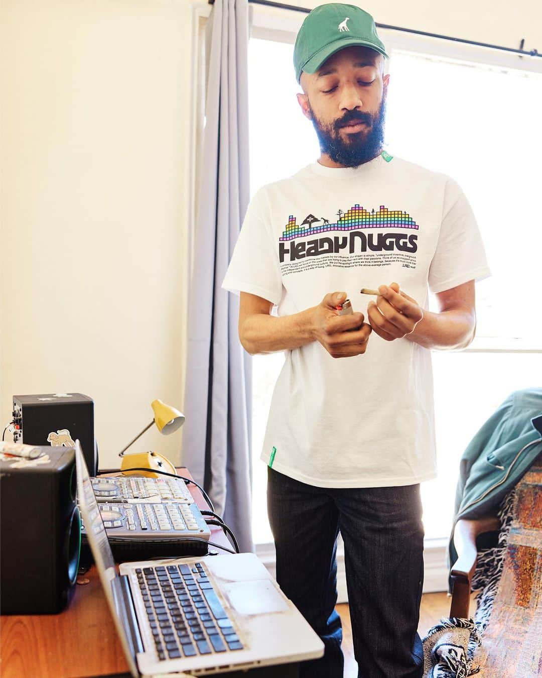 エルアールジーのインスタグラム：「The Freshest Tree in The World | @yungmorpheus for LRG #lrgclothing #420🌲👤🥦🔥💨  YUNG MORPHEUS  “Where It Goes” Ep  available on all streaming platforms now  📸 @lherreraphoto」