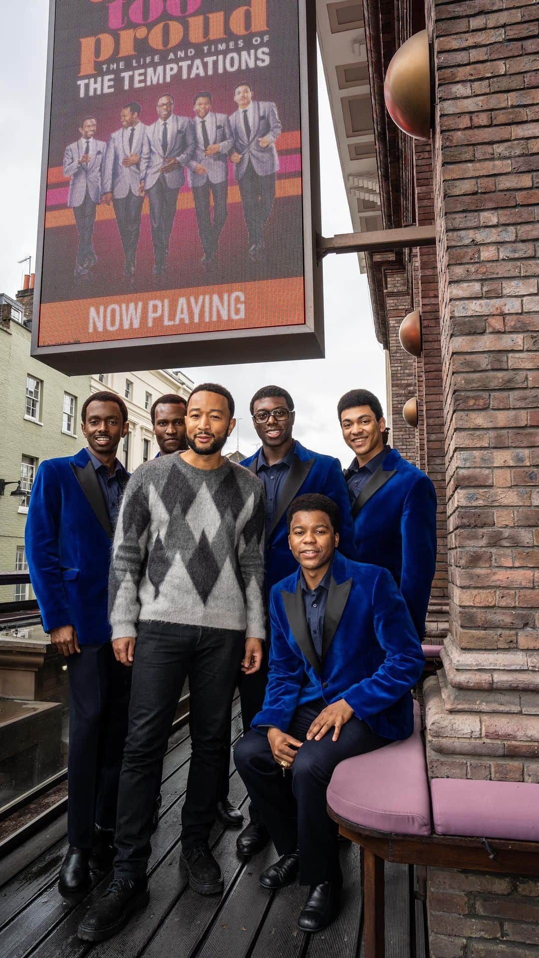 のインスタグラム：「I stopped by the Prince Edward Theatre in London last week with @mike___jackson. It was a pleasure to meet the incredibly talented @ainttooproudldn company! #AintTooProudMusical #GetLifted  📽: @dmsukltd」