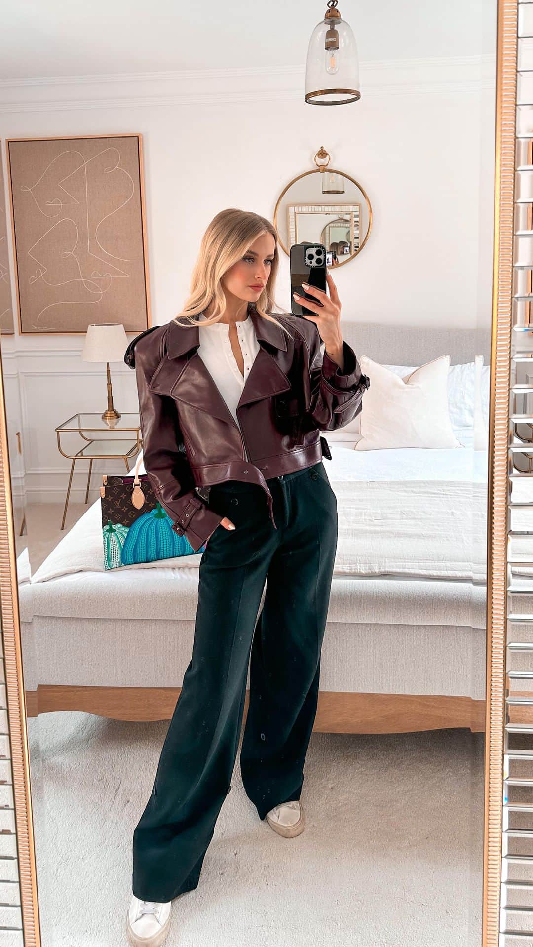ビクトリアのインスタグラム：「Day 2 of styling this jacket with everything I own.  #grwm #ootd #fashion #ysl」