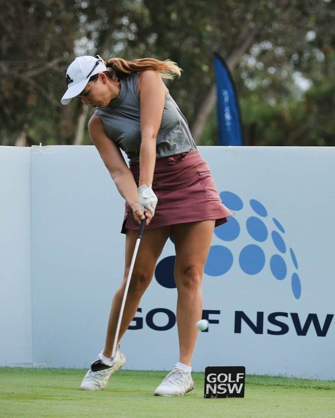 八巻セイラさんのインスタグラム写真 - (八巻セイラInstagram)「Finished T18 at my first NSW open🇦🇺Shoutout to my super caddy Joe! Not many people would walk 36 holes in one day and you stood by my side all day!   Thank you to all the sponsors for making this event possible and the amazing efforts put in by all the volunteers. @wpgatour @golfnsw you guys are the best. Can’t wait to be back! We love Tuncurry 💙  初のニューサウスウェールズオープンは18位タイで終わりました！ オーストラリア来て初めて狭いコースまわったよ..😅 キャディーさんもツアーメンバーもみんな最高すぎて幸せ！  Photo credit 📷: @smp_images」4月15日 1時57分 - sarahyamakibranch